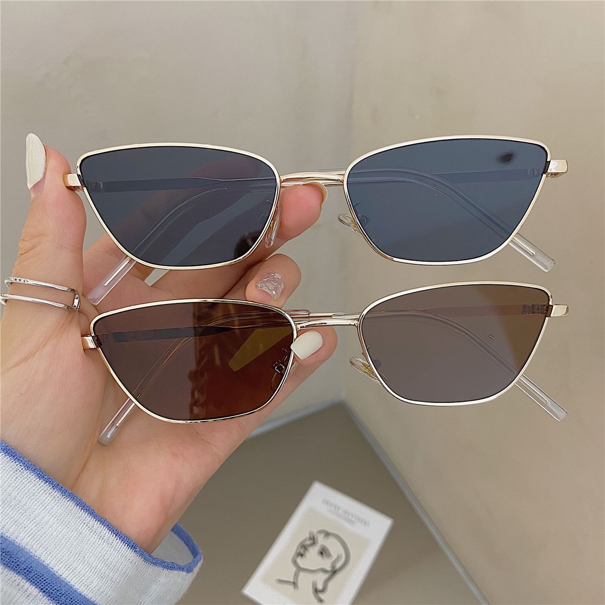 Street Fashion Glasses - Kacamata Hitam Logam Berbentuk Belah Ketupat