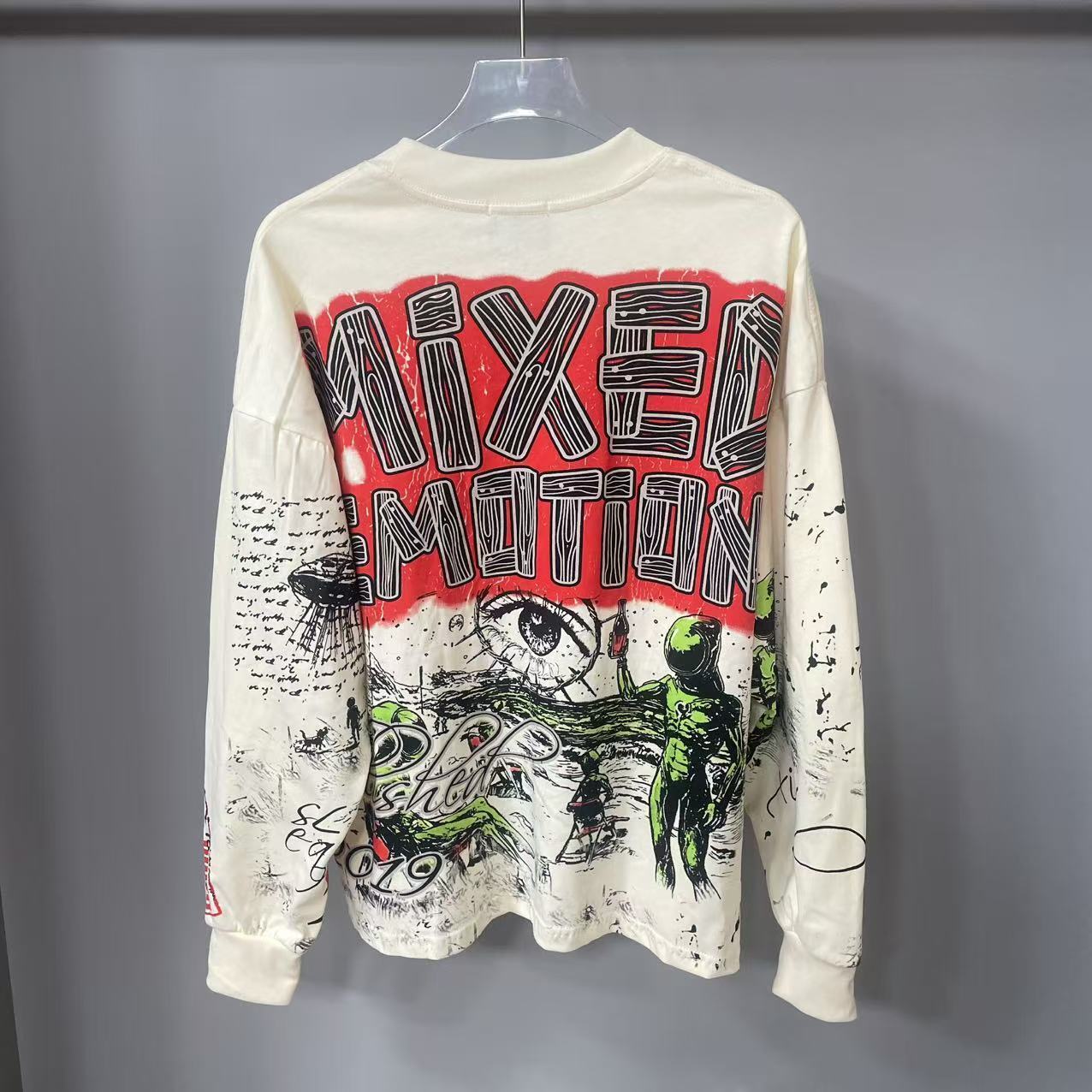 Kaos Lengan Panjang MIXED-EMOT - Street Fashion Vintage ulasan dan harga